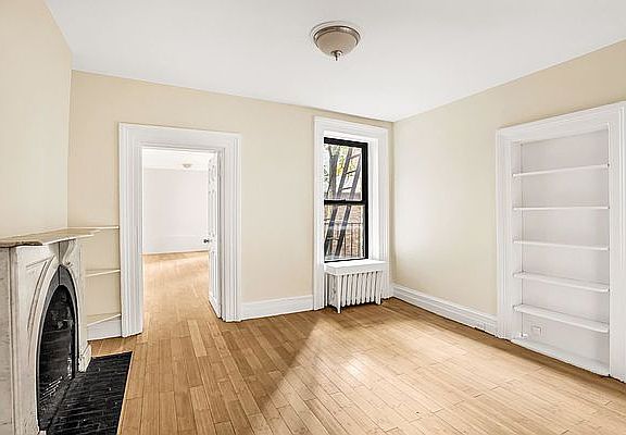 5th image of 215 W 13th St APT 4B