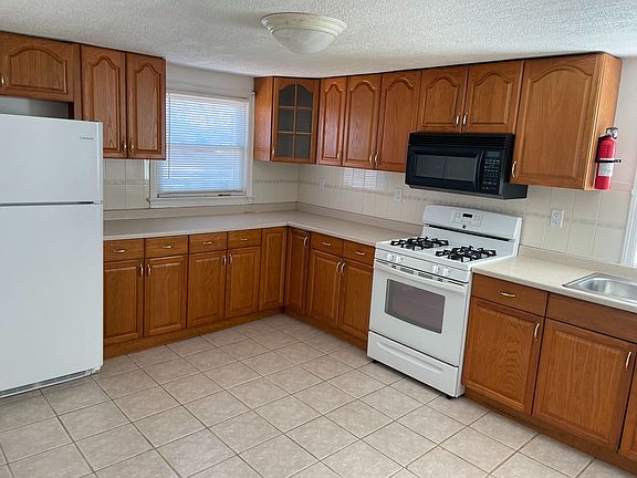 2nd image of 215 Karsey St Floor 2