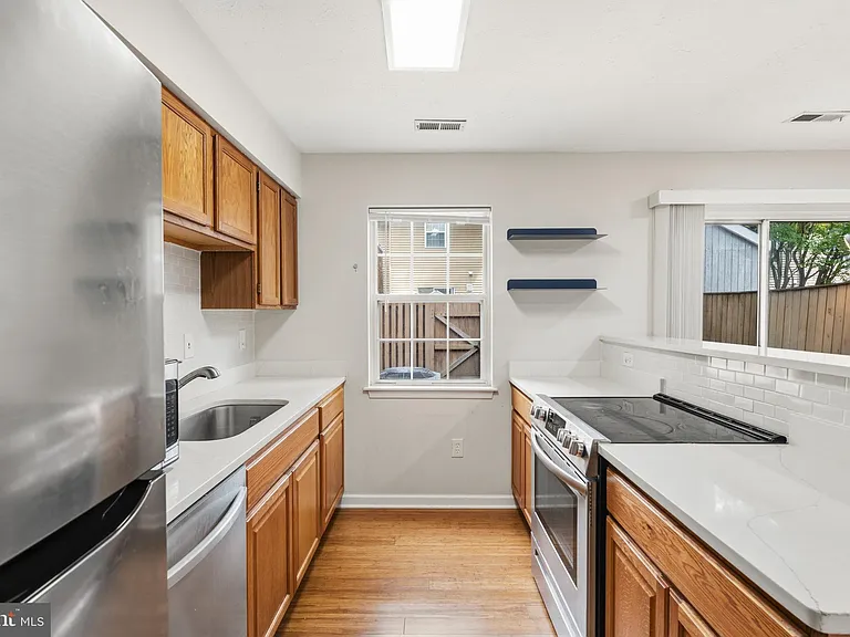 15711 Ambiance Dr — Photo 2