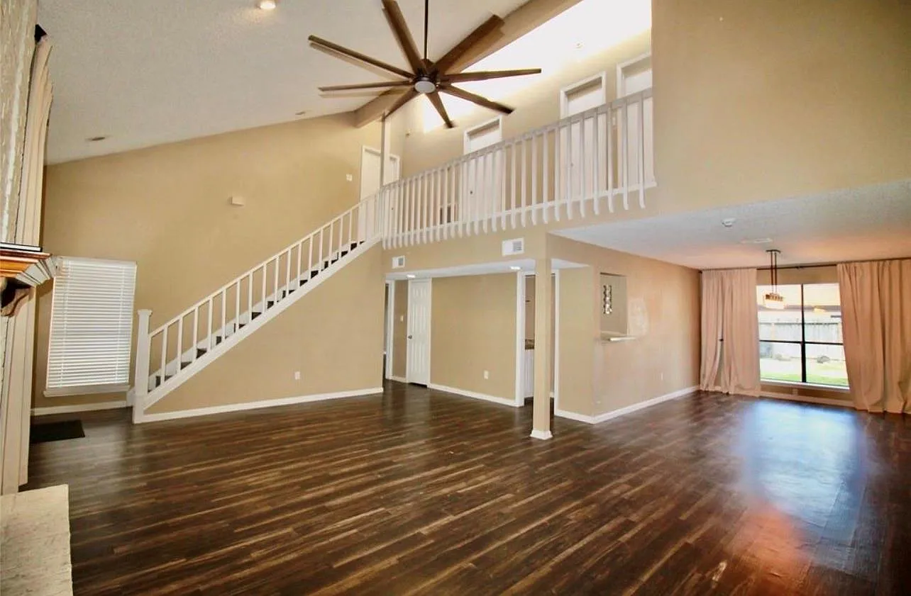 4 bed, 2.5 bath, 2548 sqft, $2,200 — Photo 3