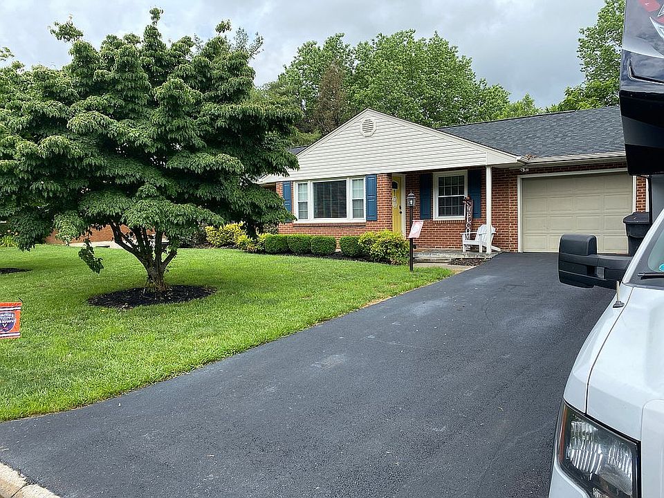 1st image of 3220 Viking Dr