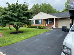 3220 Viking Dr, Roanoke, VA 24019