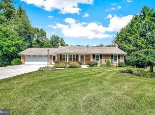 230 Bankert Rd, Hanover, PA 17331