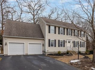 11 Heronwood Dr, Shrewsbury, MA 01545