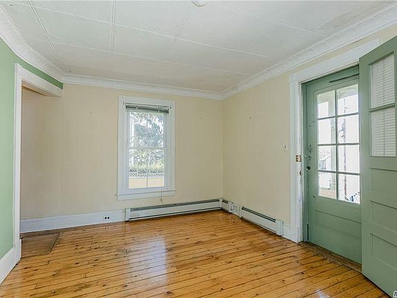 3rd image of 157 Brown St