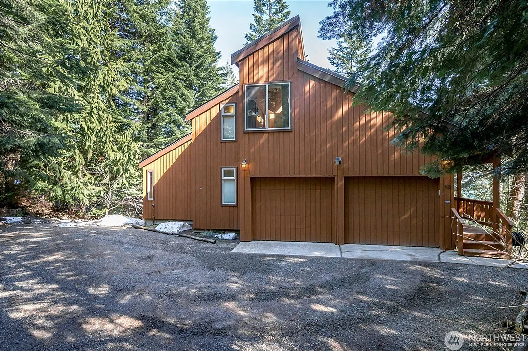 3 bed, 2400 sqft, $3,490 — Photo 4