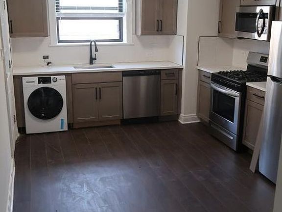 2nd image of 5509.5 N Lincoln Ave #S2