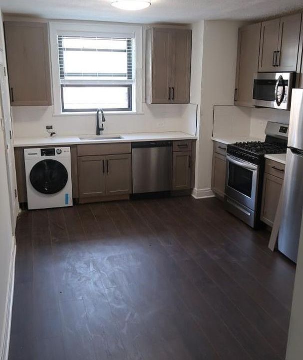 1st image of 5506 N Lincoln Ave #2