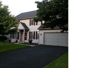 302 Ridgepoint Cir, Waterville, OH 43566