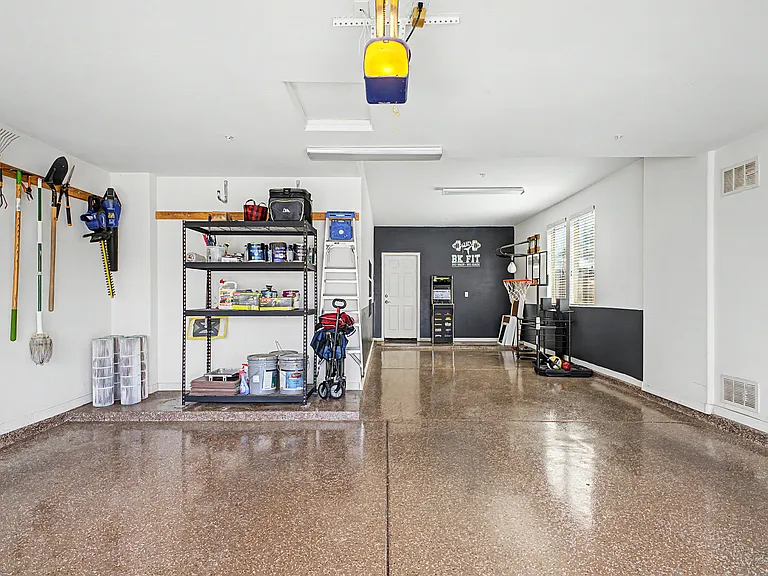 Complete view of garage.
