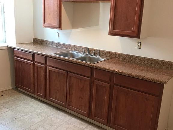 4th image of 825 River St #1