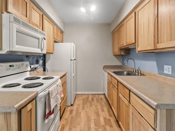 7318 W 22nd St APT 210, Minneapolis, MN 55426