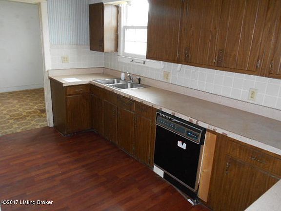 2nd image of 207 N 28th St