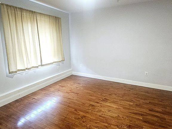5th image of 1216 Wallace St APT 1A