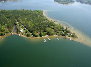 676 Yankee Point Rd, Lancaster, VA 22503