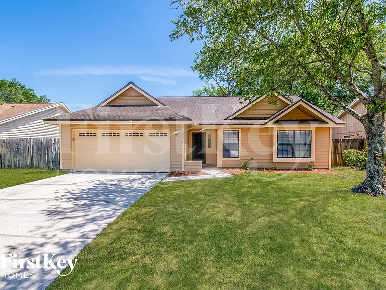 8021 Weather Vane Dr — Photo 1