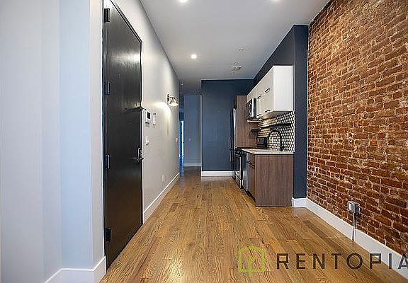 4th image of 364 Palmetto St APT 3A