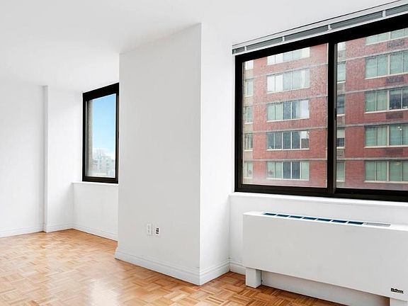 4th image of 1500 Lexington Ave APT 12H