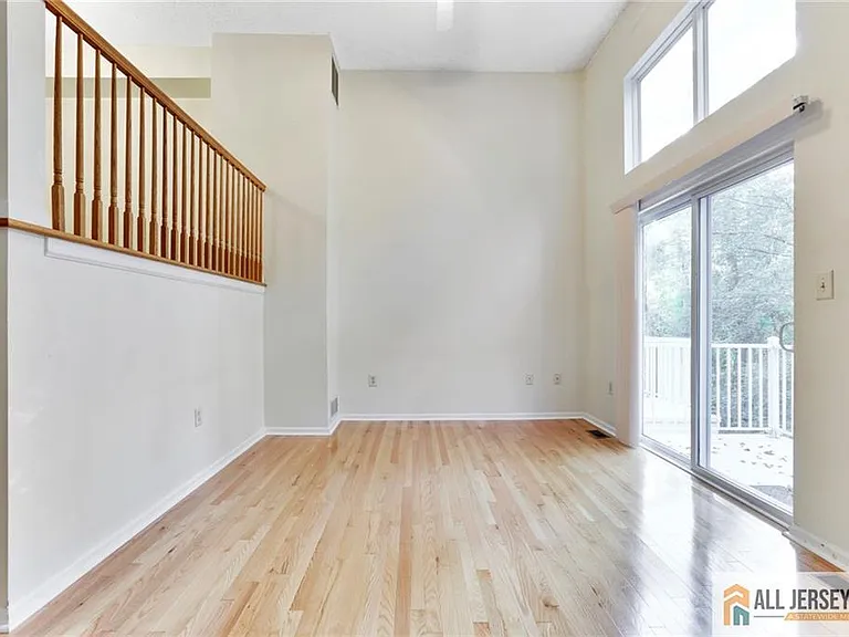 140 S Barrow Pl — Photo 5