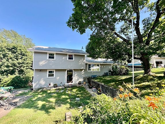 3rd image of 9 Champlain Dr