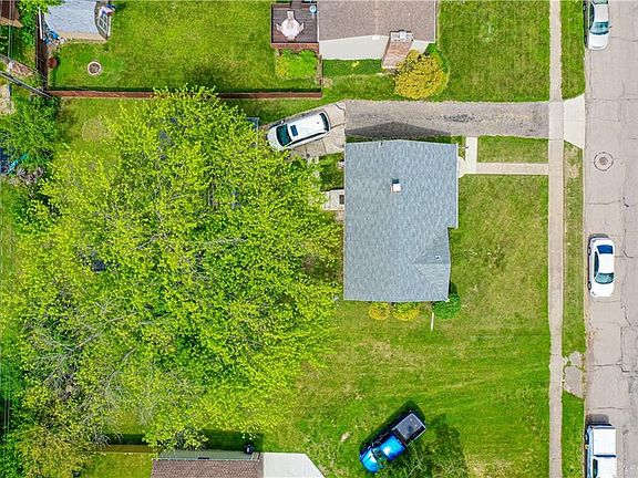 4th image of 438 Marshall Dr