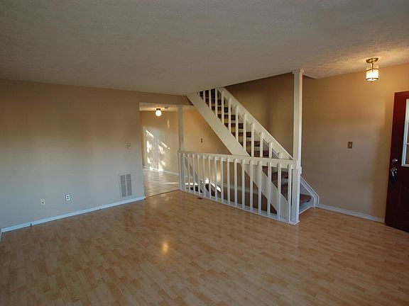 4th image of 7893 Woodhouse Ln