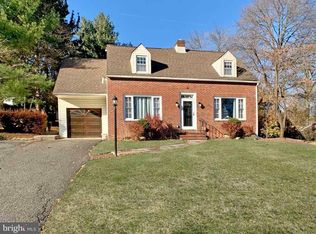 5 Hidden Ln, Feasterville Trevose, PA 19053