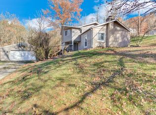 27 Delaware Trl, Malvern, OH 44644