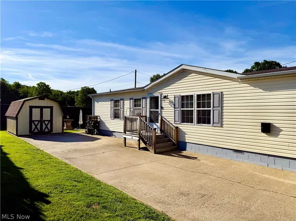 531 Herrick St, Uhrichsville, OH 44683