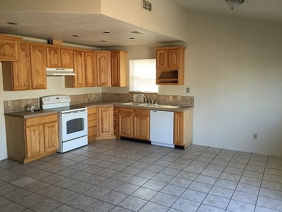 3rd image of 7670 Valley Wood Dr