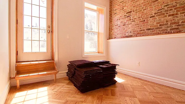 Rented by Nooklyn NYC LLC | media 31