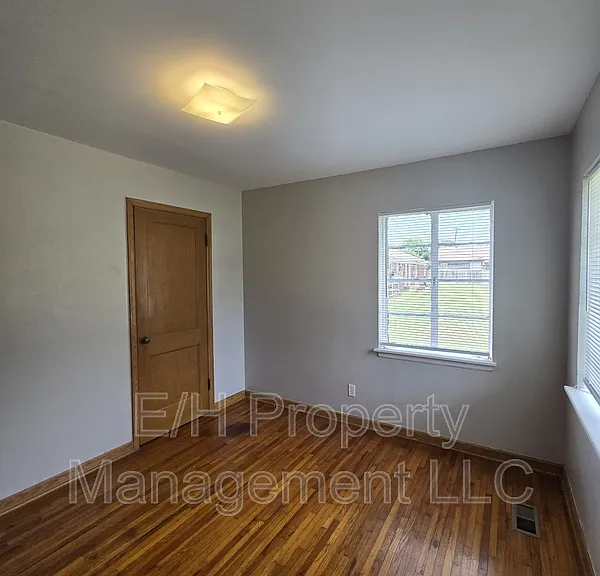 718 S Hunter St — Photo 17