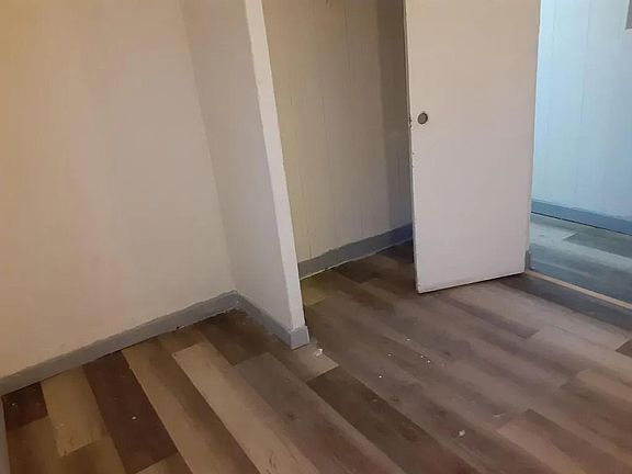 5th image of 3178 E Snavely Ave