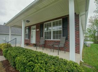 3717 Sonoma Ln, Louisville, KY 40219