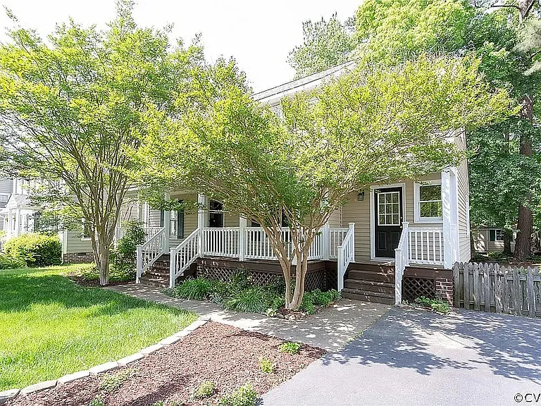 8908 Castle Point Dr — Photo 2