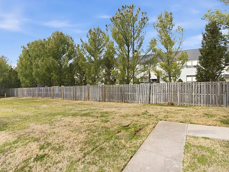 1905 S Ingram Mill Rd #8 — Photo 24