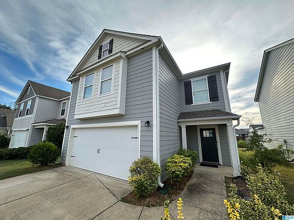 3rd image of 950 Hawthorn Ln
