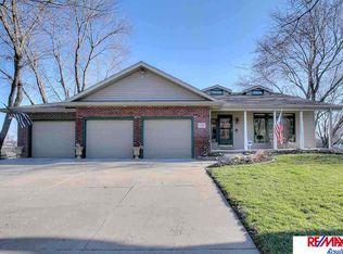 13044 Sky Park Dr, Omaha, NE 68137