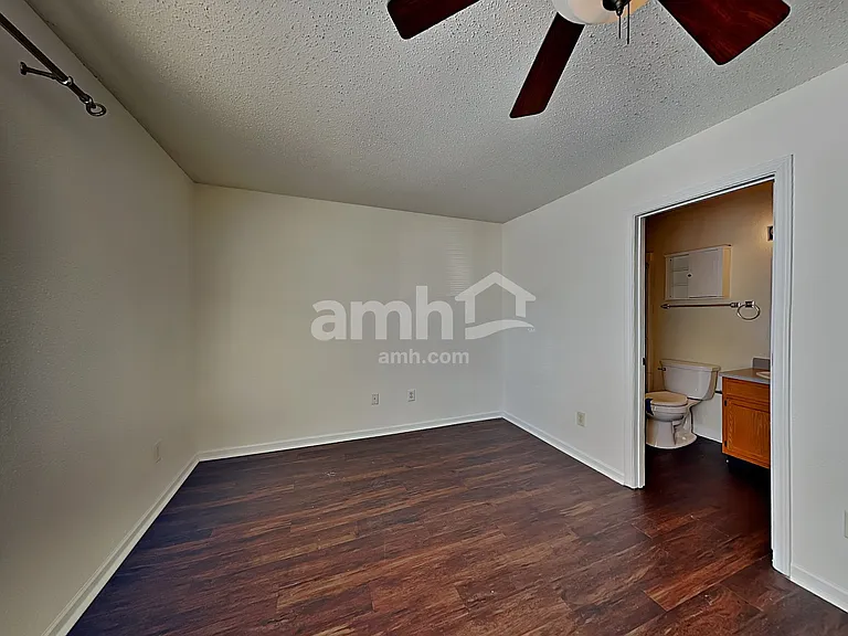 8110 Red Barn Ct — Photo 11