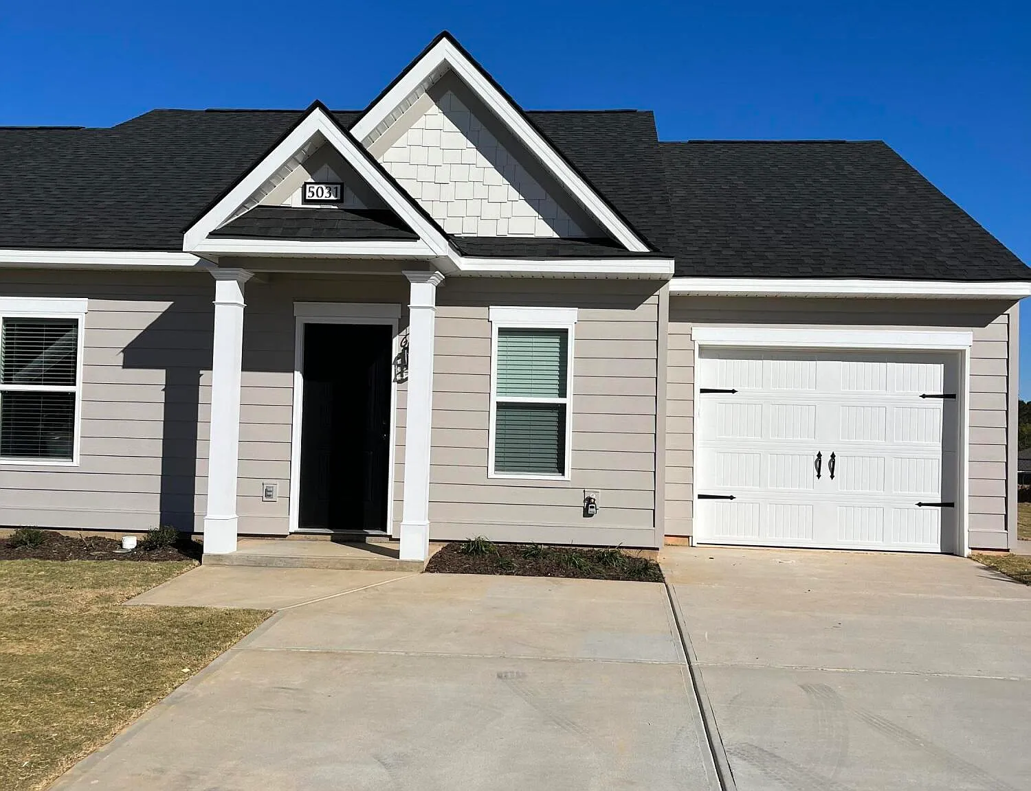 3 bed, 2.0 bath, 1284 sqft, $1,650 — Photo 1