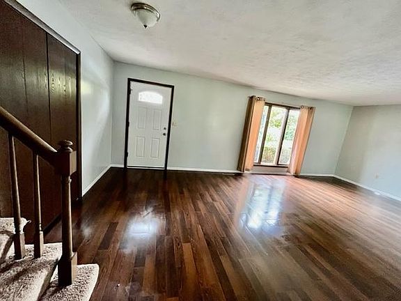 3rd image of 275 Brad Dr