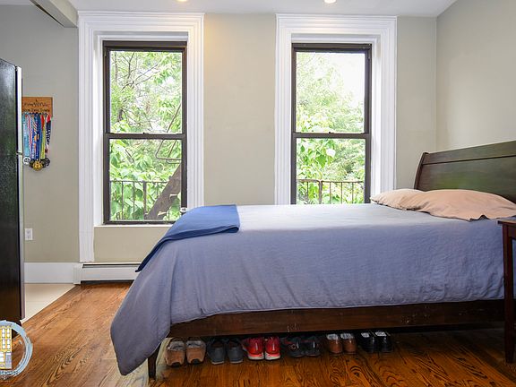 3rd image of 997 Bergen St #5A