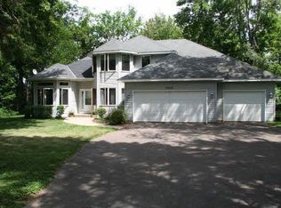 2004 Edgerton St, Saint Paul, MN 55117