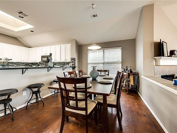 4th image of 2409 Brycewood Ln
