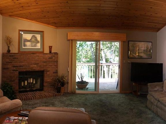 3rd image of 233 Rockwood Dr