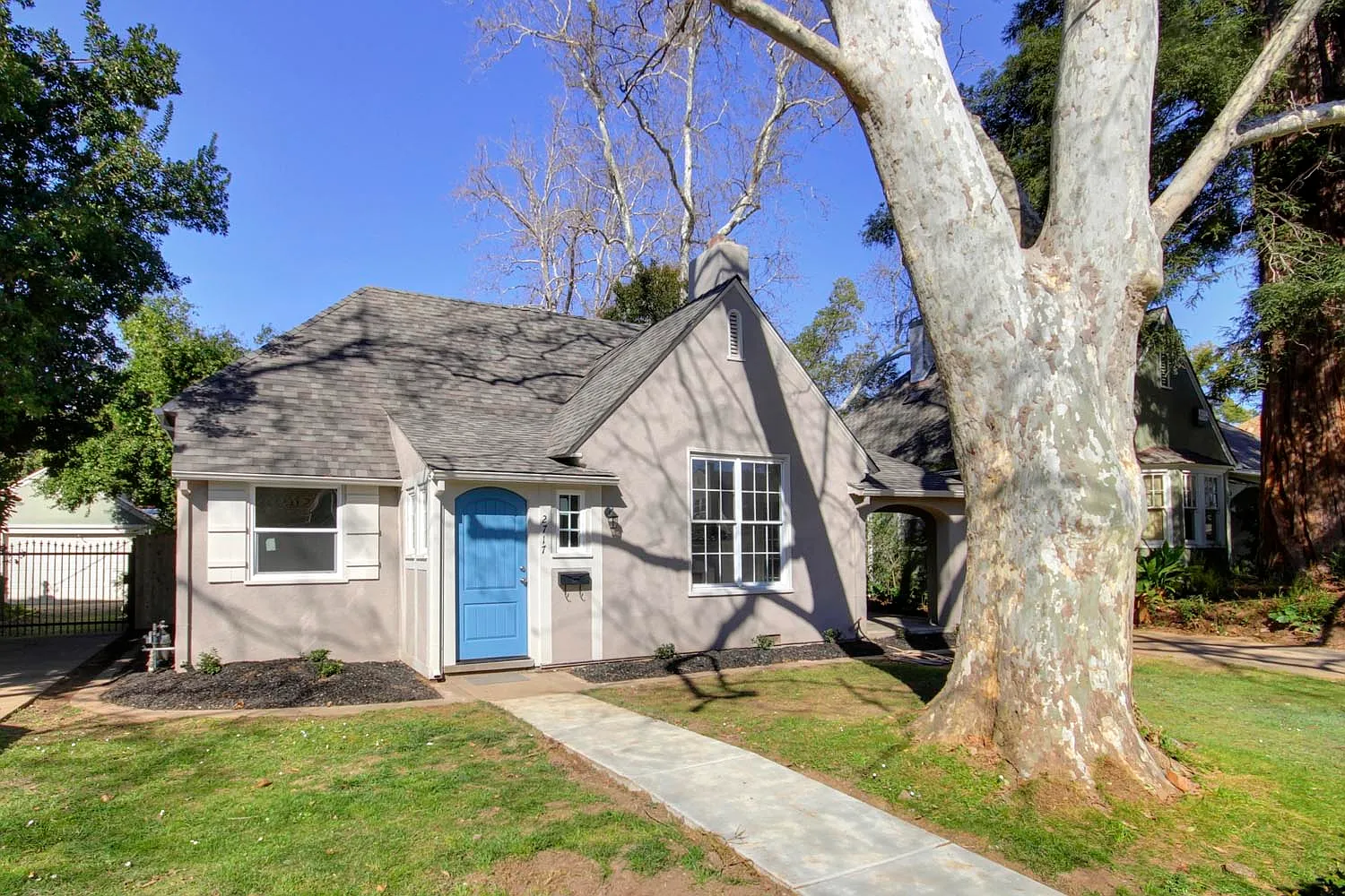 2717 6th Ave photo 1