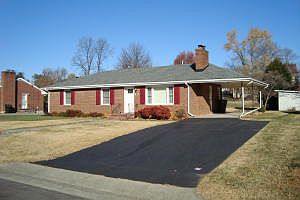 3rd image of 4441 Fontaine Dr