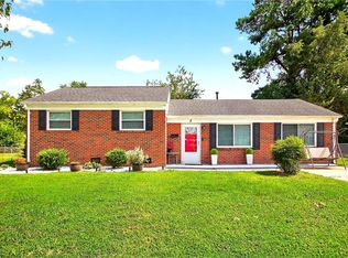 3 Longwood Dr, Hampton, VA 23669