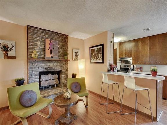 5th image of 1008 Newport Ave