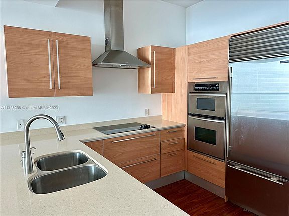 3rd image of 218 SE 14th St APT 2306